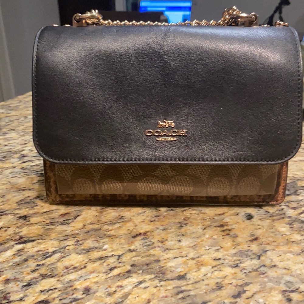 Cross body purse.